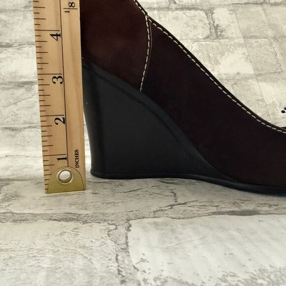 BCBG Paris Nina Brown Suede Wedge Shoes Women’s Vintage Y2K Heels Sz 38 (7.5) - Picture 7 of 7